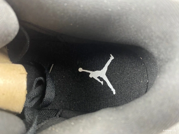 Cheap (2016) 3 136064-020 Cyber Jordan Retro Monday 0821